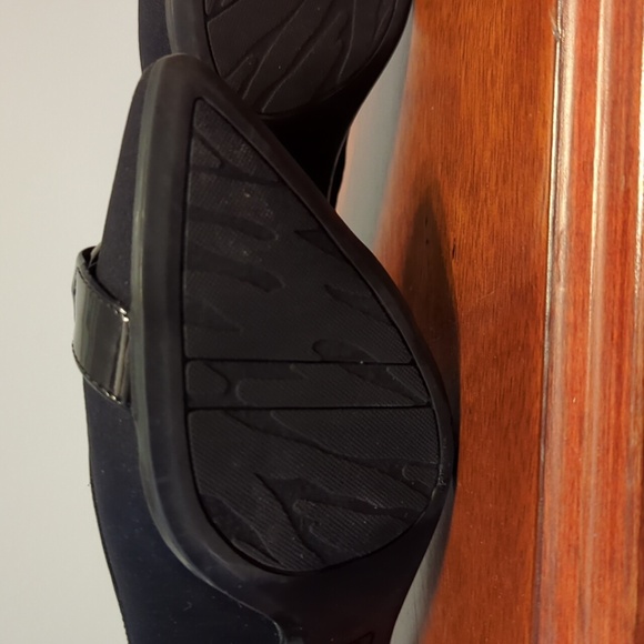Anne Klein pumps - Picture 6 of 6